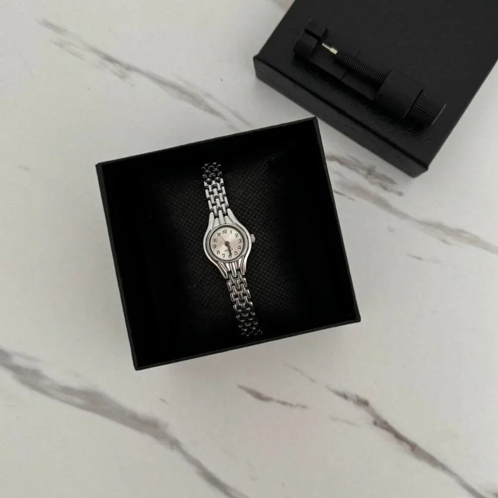 SKU0094 Retro Silver White dial Women Minimalist Watch Bracelet + gift bag